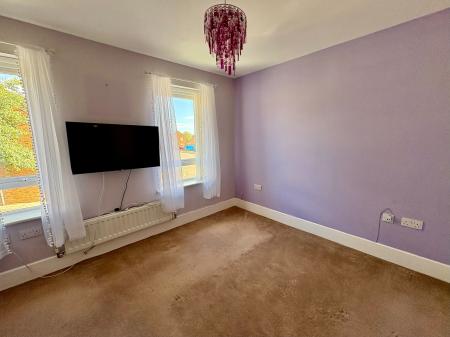 2 bedroom Semi-detached house for sale in Warrington Grove, North Shields, North Shields, NE29