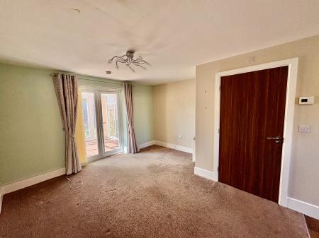 2 bedroom Semi-detached house for sale in Warrington Grove, North Shields, North Shields, NE29