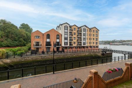 2 bedroom Flat for sale in Clive Street, North Shields, North Shields, NE29