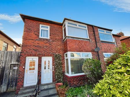 2 bedroom Flat for sale in Benfield Road, Heaton, Newcastle upon Tyne, NE6