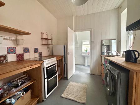 2 bedroom Flat for sale in Wingrove Avenue, Fenham, Newcastle upon Tyne, NE4