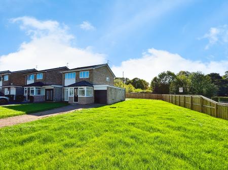 3 bedroom Detached house for sale in The Paddock, Killingworth, Newcastle upon Tyne, NE12