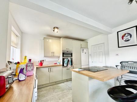 2 bedroom Semi-detached house for sale in Fairways Avenue, Benton, Newcastle upon Tyne, NE7