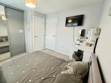 2 bedroom Terraced House for sale in Yates Close, Killingworth, Newcastle upon Tyne, NE12