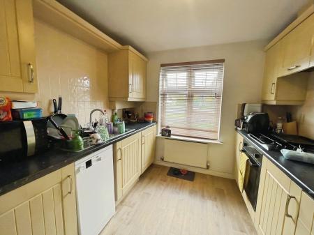 2 bedroom Flat for sale in Oxford Close, Longbenton, Newcastle upon Tyne, NE12