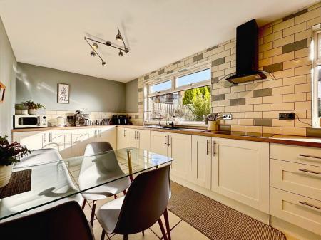3 bedroom Semi-detached house for sale in Parkside Avenue, Benton, Newcastle upon Tyne, NE7