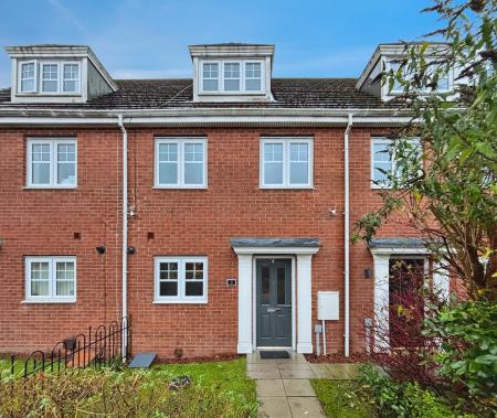 3 bedroom Terraced House for sale in Oxford Close, Longbenton, Newcastle upon Tyne, NE12