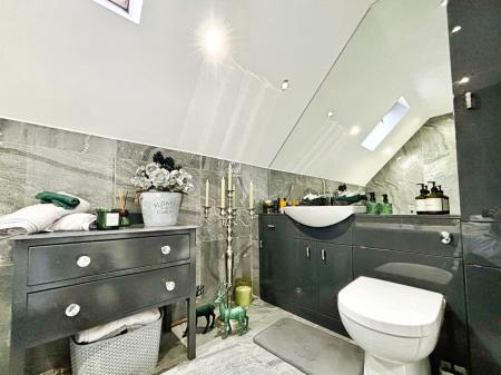 3 bedroom Terraced House for sale in Oxford Close, Longbenton, Newcastle upon Tyne, NE12