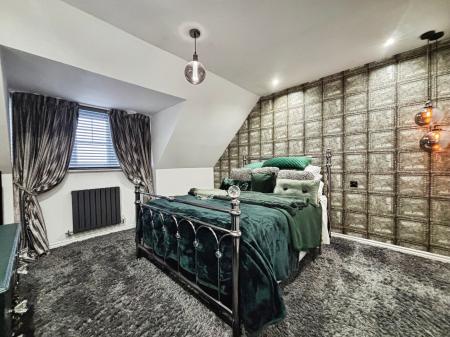 3 bedroom Terraced House for sale in Oxford Close, Longbenton, Newcastle upon Tyne, NE12