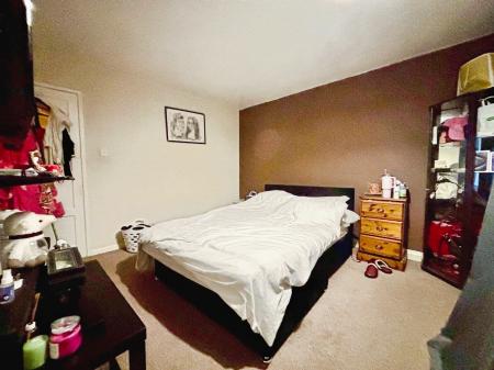 2 bedroom Flat for sale in West Farm Avenue, Longbenton, Newcastle upon Tyne, NE12