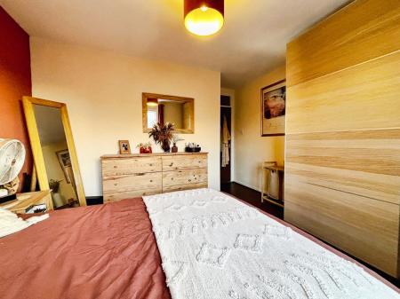 2 bedroom Flat for sale in Rowes Mews, St Peters Basin, Newcastle upon Tyne, NE6