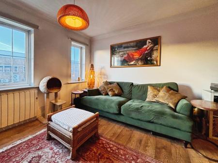 2 bedroom Flat for sale in Rowes Mews, St Peters Basin, Newcastle upon Tyne, NE6