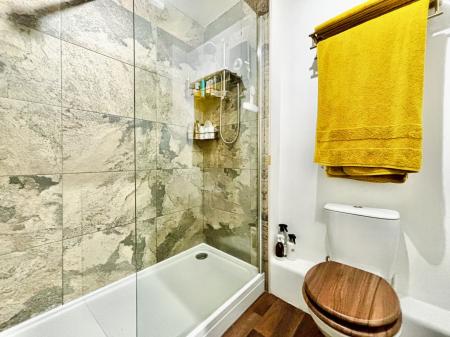 2 bedroom Flat for sale in Rowes Mews, St Peters Basin, Newcastle upon Tyne, NE6