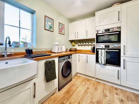 2 bedroom Flat for sale in Rowes Mews, St Peters Basin, Newcastle upon Tyne, NE6