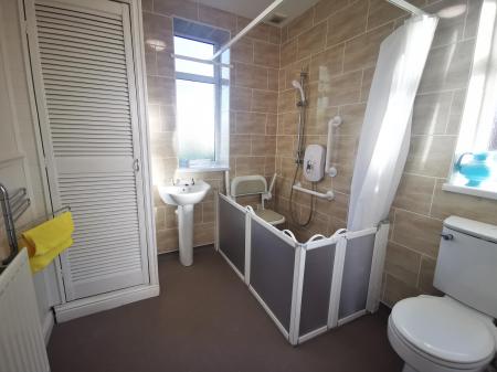 3 bedroom Semi-detached house to let in Kirton Avenue, Newcastle upon Tyne, NE4