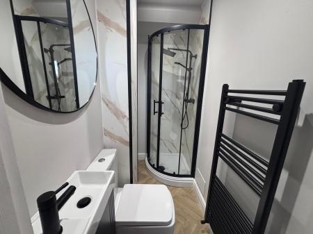 8 bedroom Terraced House to let in Azalea Terrace North, Sunderland, SR2