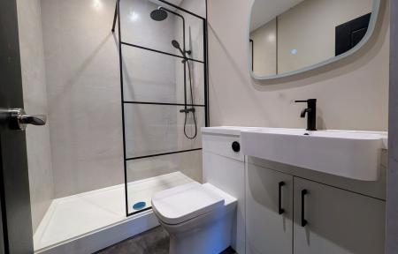 6 bedroom House to let in Brockley Terrace, Boldon Colliery, NE35