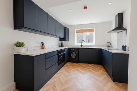 6 bedroom Terraced House to let in Springwell Avenue, Gateshead, NE9