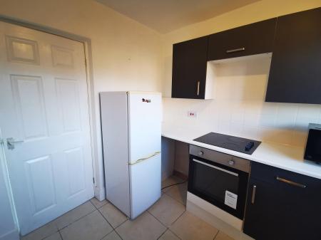 2 bedroom Flat to let in Kellsway Court, Gateshead, NE10