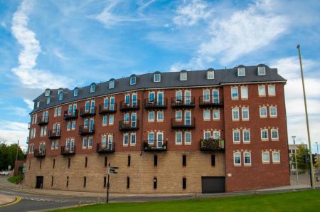 3 bedroom Apartment to let in Ferry Approach, South Shields, NE33