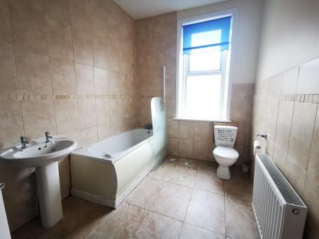 2 bedroom Flat to let in Durham Street, Wallsend, NE28