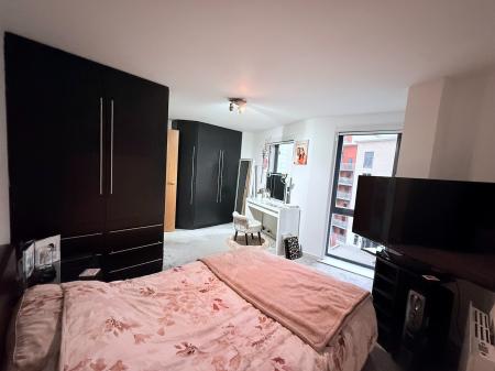 2 bedroom Flat for sale in Baltic Quay, Quayside, Gateshead, NE8