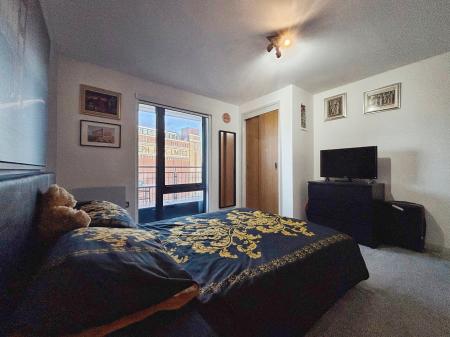 2 bedroom Flat for sale in Baltic Quay, Quayside, Gateshead, NE8