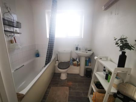 2 bedroom Flat to let in Wellington Walk, Stockton, TS18