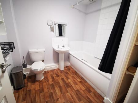 2 bedroom Flat to let in Wellington Walk, Stockton, TS18