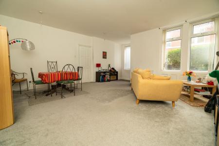 2 bedroom Flat for sale in Cromwell Terrace, North Shields, North Shields, NE29