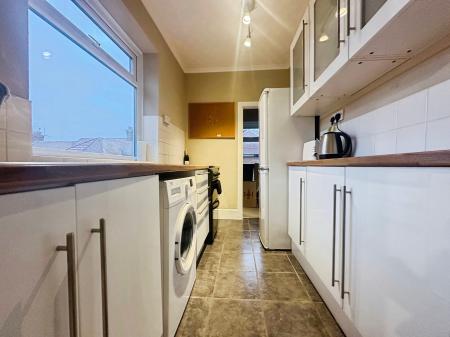 2 bedroom Flat for sale in Bavington Drive, Fenham, Newcastle upon Tyne, NE5