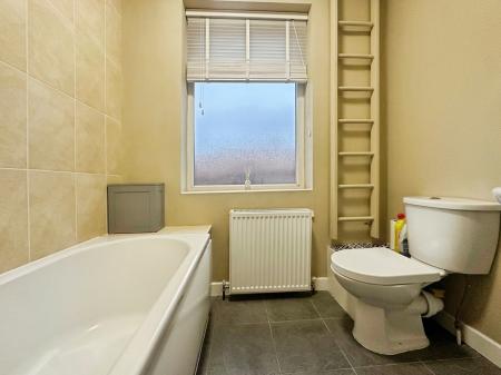 2 bedroom Flat for sale in Bavington Drive, Fenham, Newcastle upon Tyne, NE5
