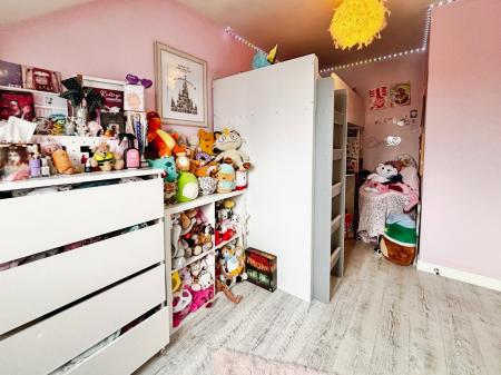 3 bedroom Terraced House for sale in White Swan Close, Killingworth, Newcastle upon Tyne, NE12