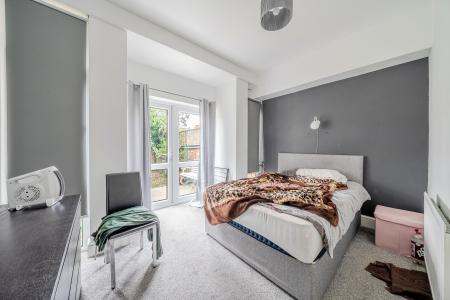 4 bedroom Terraced House for sale in Abington Avenue, Northampton, NN1