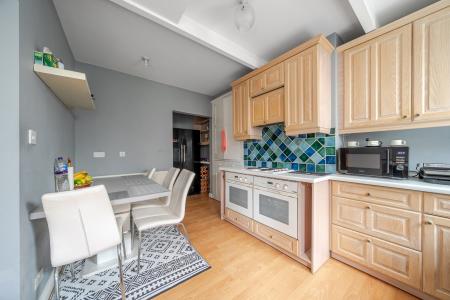 4 bedroom Terraced House for sale in Abington Avenue, Northampton, NN1