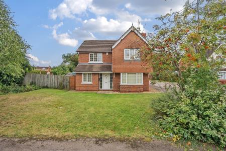 4 bedroom Detached house for sale in Collingcroft Close, East Hunsbury, Northampton, NN4