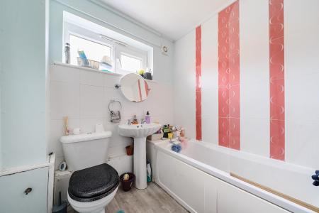 2 bedroom Flat for sale in Duke Street, The Mounts, Northampton, NN1