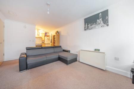 1 bedroom Flat for sale in Henry Bird Way, Southbridge, Northampton, NN4
