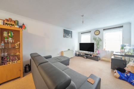 1 bedroom Flat for sale in Henry Bird Way, Southbridge, Northampton, NN4