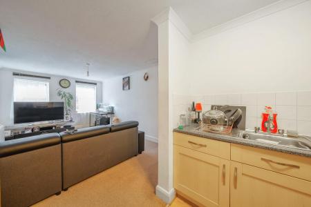 1 bedroom Flat for sale in Henry Bird Way, Southbridge, Northampton, NN4