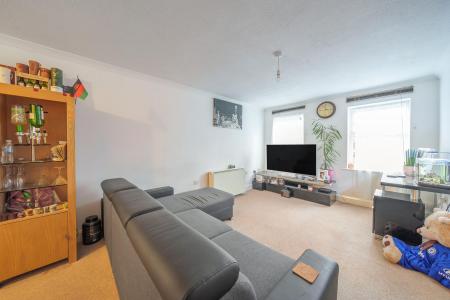 1 bedroom Flat for sale in Henry Bird Way, Southbridge, Northampton, NN4