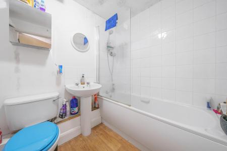 1 bedroom Flat for sale in Henry Bird Way, Southbridge, Northampton, NN4