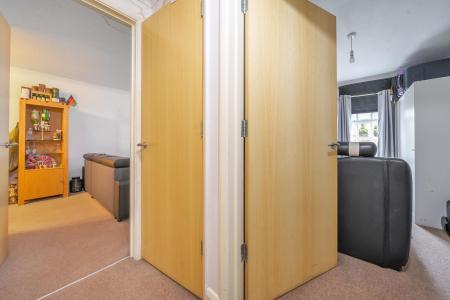 1 bedroom Flat for sale in Henry Bird Way, Southbridge, Northampton, NN4