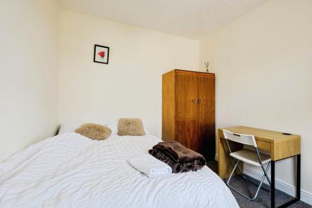 4 bedroom Terraced House for sale in Salisbury Street, Semilong, Northampton, NN2