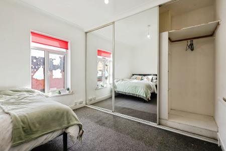 4 bedroom Terraced House for sale in Salisbury Street, Semilong, Northampton, NN2