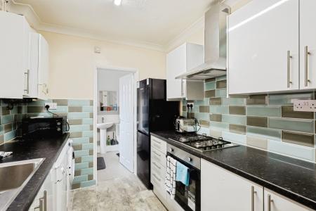 4 bedroom Terraced House for sale in Salisbury Street, Semilong, Northampton, NN2