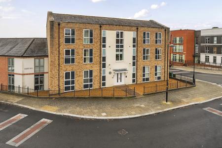 2 bedroom Flat for sale in The Square, Upton, Northampton, NN5