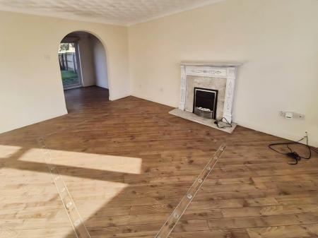 4 bedroom Detached house to let in Rufford Avenue, Abington Vale, Northampton, NN3