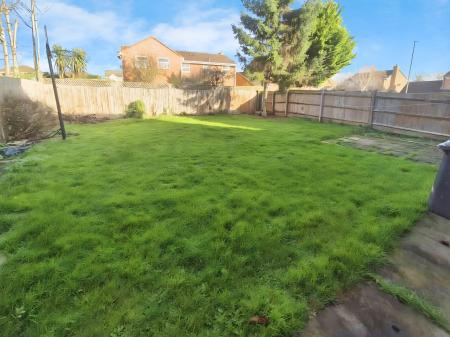 4 bedroom Detached house to let in Rufford Avenue, Abington Vale, Northampton, NN3