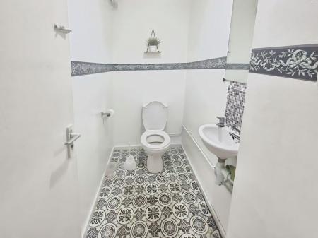 4 bedroom House to let in Lasham Court, Northampton, NN3